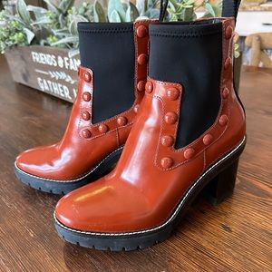 Tory Burch Size 8 patent leather boot with lug heel - LIKE NEW